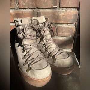 Jeffrey Campbell aspen boot grey suede platform size 9